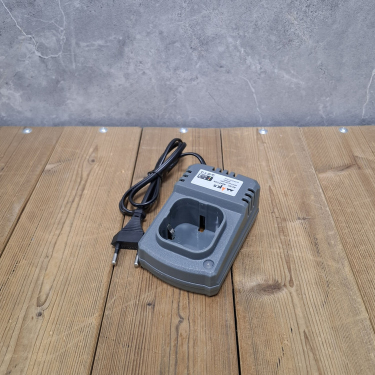 دریل چکشی شارژی براشلس سه نظام 10 میلی متری 16/8 ولت مکث اچ ام تی مدل 16.8V Li_ionمجوعه 5 عددی