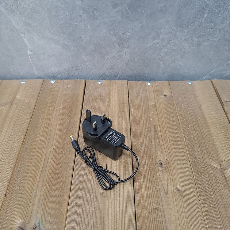 شارژر باتری لیتیومی مدل 12.6V_1A