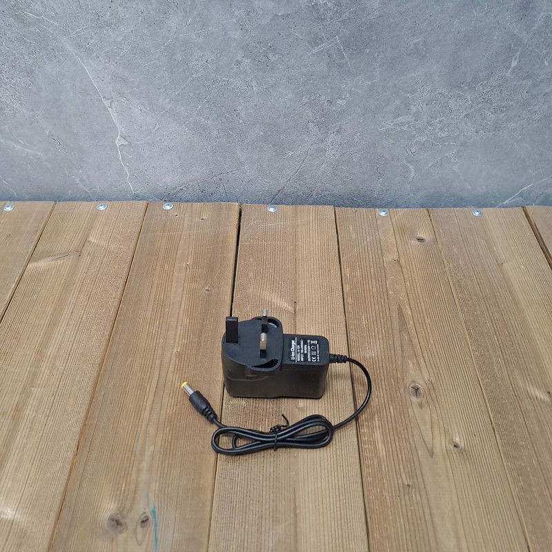 شارژر باتری لیتیومی مدل 12.6V_1A