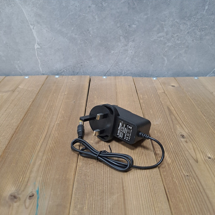 شارژر باتری لیتیومی مدل 12.6V_1A