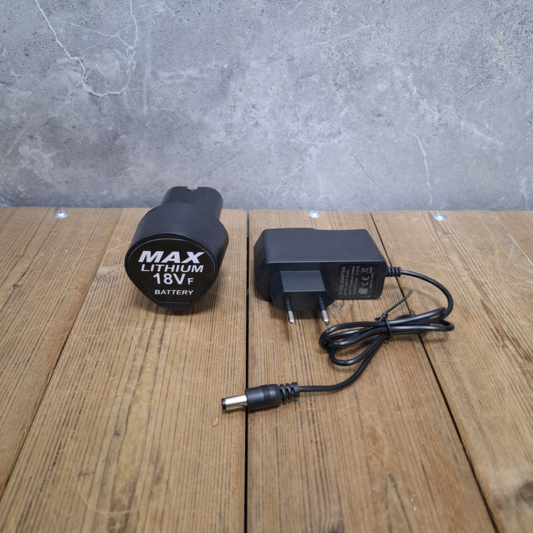 مجموعه 28 عددی دریل پیچگوشتی شارژی صنعتی 10 میلیمتری 18 ولت تات ناد مدل 18VF/LITHIUM کد 19